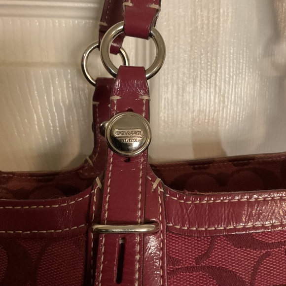 Vintage Coach Signature Burgundy Jacquard Tote Bag - Picture 3 of 11